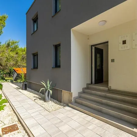 Holiday home Black And White Pula